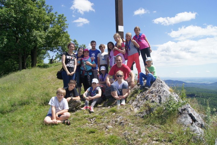  Včielky a vĺčatá zdolali 2. najvyšší kopec Malých Karpát (18.6.2016)