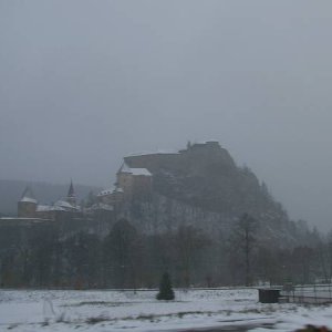 4.11.2006  16:55 / Cez zahmlené oná vlaku si len málokto všimol Oravský hrad