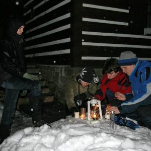 3.3.2007  21:50 / Zapaľovanie všemožných svietidiel na úvod
