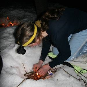 6.3.2007  19:38 / Jednou z úloh jednotlivcov bolo založiť oheň na snehu