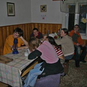 7.3.2007  22:41 / Napriek únave sa ešte po večeroch hrával Bang