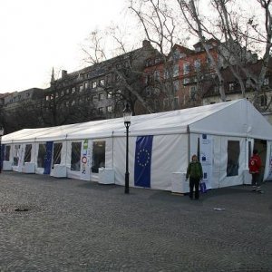 26.3.2007  17:33 / Na námestí vyrástol veľký stan
