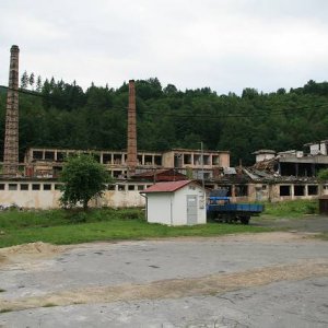 2.6.2007  18:12 / Toto zostalo zo sklárne v Utekáči