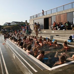 21.7.2009  20:32, autor: Teoretik / Väčší "hot pot" na Reykjavickej pláži