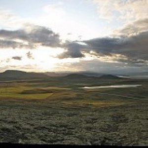 25.7.2009  20:58, autor: Teoretik / Pohľad z kopca Nóneggjar smerom na jazero Thingvallavatn