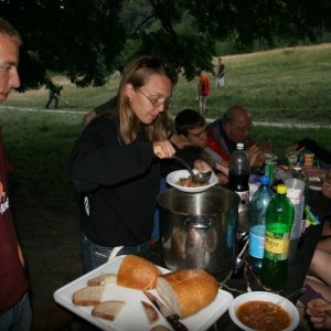 1.8.2010 20:23 / Kapustová polievka na večeru na Kolibe (Cabbage soup as dinner in forest near Bratislava)