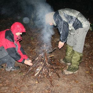 4.9.2010 15:11, autor: Teoretik / Založiť oheň v hustom daždi bola výzva