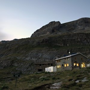 7.8.2011 21:52, autor: Teoretik / Refugio de Goriz