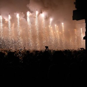 16.8.2011 22:29 / Na ľudí sršal oheň zo všetkých strán