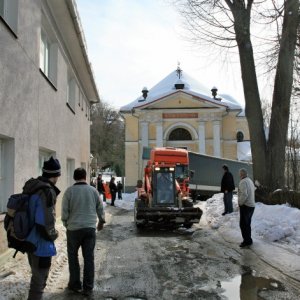 20.2.2012 12:16, autor: Teoretik / Vyťahovanie zapadnutého kamiónu
