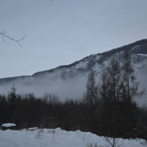 15.12.2012 16:05, autor: Janka / Kopce v okolí sa tvária zlovestne