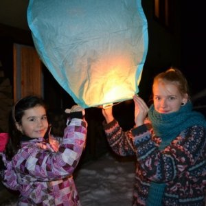 16.12.2012 0:35, autor: Janka / TradiÄŤnĂ© popolnoÄŤnĂ© pĂşĹˇĹĄanie balĂłnov ÄľĹˇÄŤĹĄĹľĂ˝ĂˇĂ­