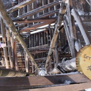 14.2.2015 13:27, autor: Lucia / Pohľad dolu s vysokej drevenej konštrukcie