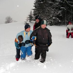 24.2.2005  14:27 / V kopci nad dedinou sme si dali veselú súťaž
