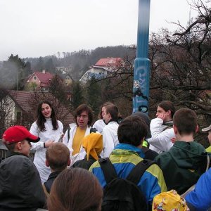 9.4.2005  9:28 / ...a začali vysvetľovať, čo sa vlastne stalo