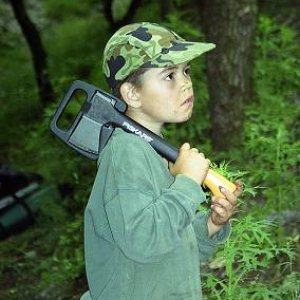 3.7.2005  22:24 / Kvalitná sekera - vhodný pomocník pre každé vĺča