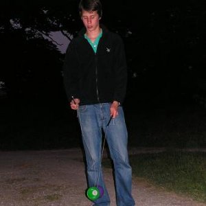 27.7.2005  21:33 / Večer sme mali možnosť priučiť sa cirkusovým aktivitám za pomoci miestnych skautov