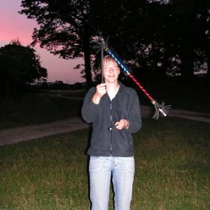 27.7.2005  21:35 / Večer sme mali možnosť priučiť sa cirkusovým aktivitám za pomoci miestnych skautov