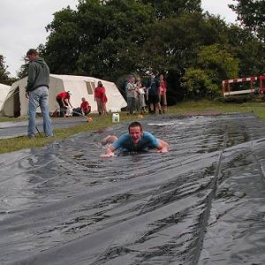 31.7.2005  15:49 / Parádna šmykľavka!