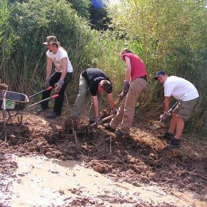 2.8.2005  10:57 / Rozdelili sme sa na viaceré skupiny a pomáhali pri prácach v okolí