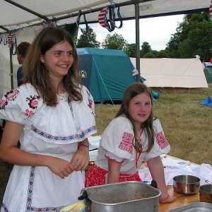 3.8.2005  16:21 / Hanka a Dáška ponúkali slovenskú kapustnicu