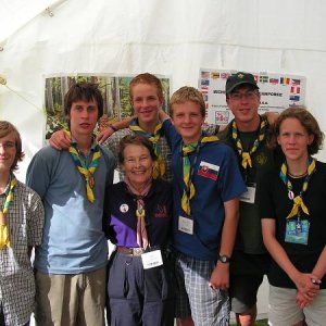 7.8.2005  16:46 / Foto s vnučkou Baden-Powella